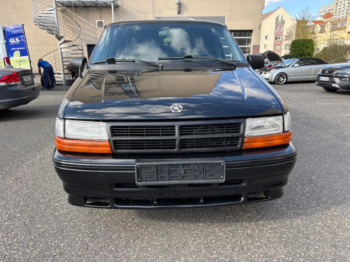 Chrysler Voyager 3.3 *Rarität* 7Sitzer Automatik LPG GAS Schwarz - 2