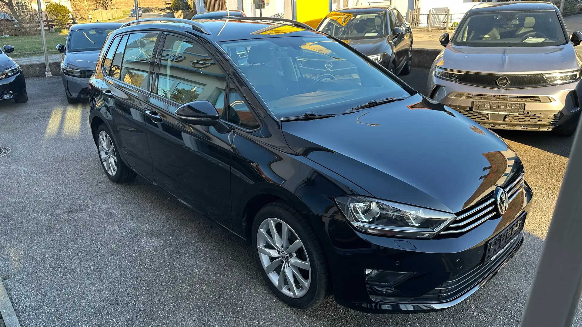 Volkswagen Golf Sportsvan Comfortline BMT/Start-Stopp Negro - 1