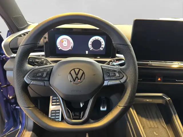 Volkswagen T-Roc view 9