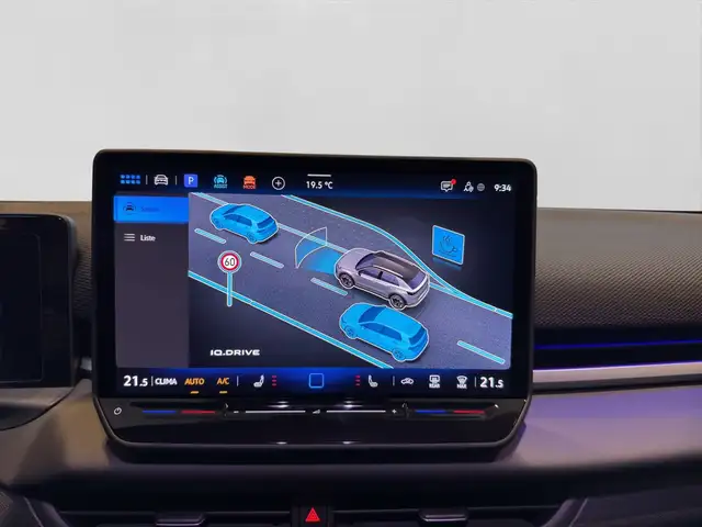 Volkswagen T-Roc view 13