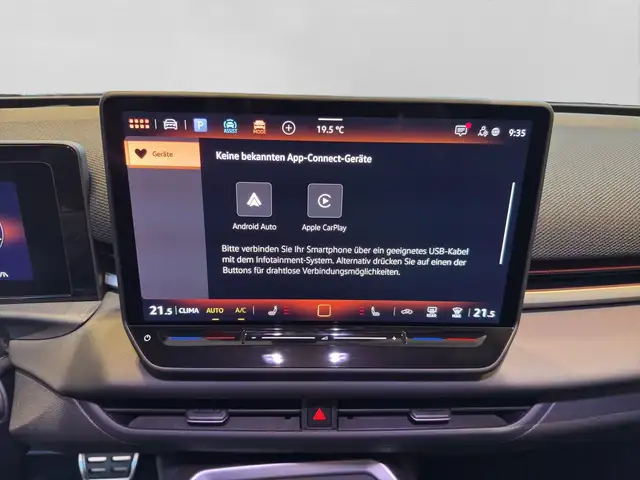 Volkswagen T-Roc view 15