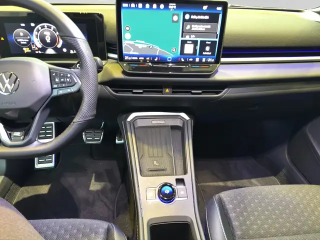 Volkswagen T-Roc view 11