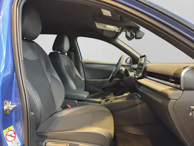 Volkswagen T-Roc view 4