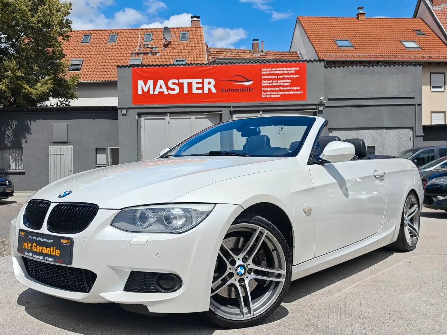 BMW 335 i Cabrio M-Performance *DE. FHZ*LCI*DKG*NAVI* Bílá - 1