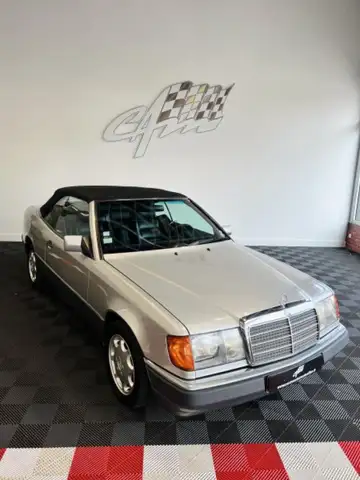 Mercedes-Benz 300 CE 24 3.2L L6