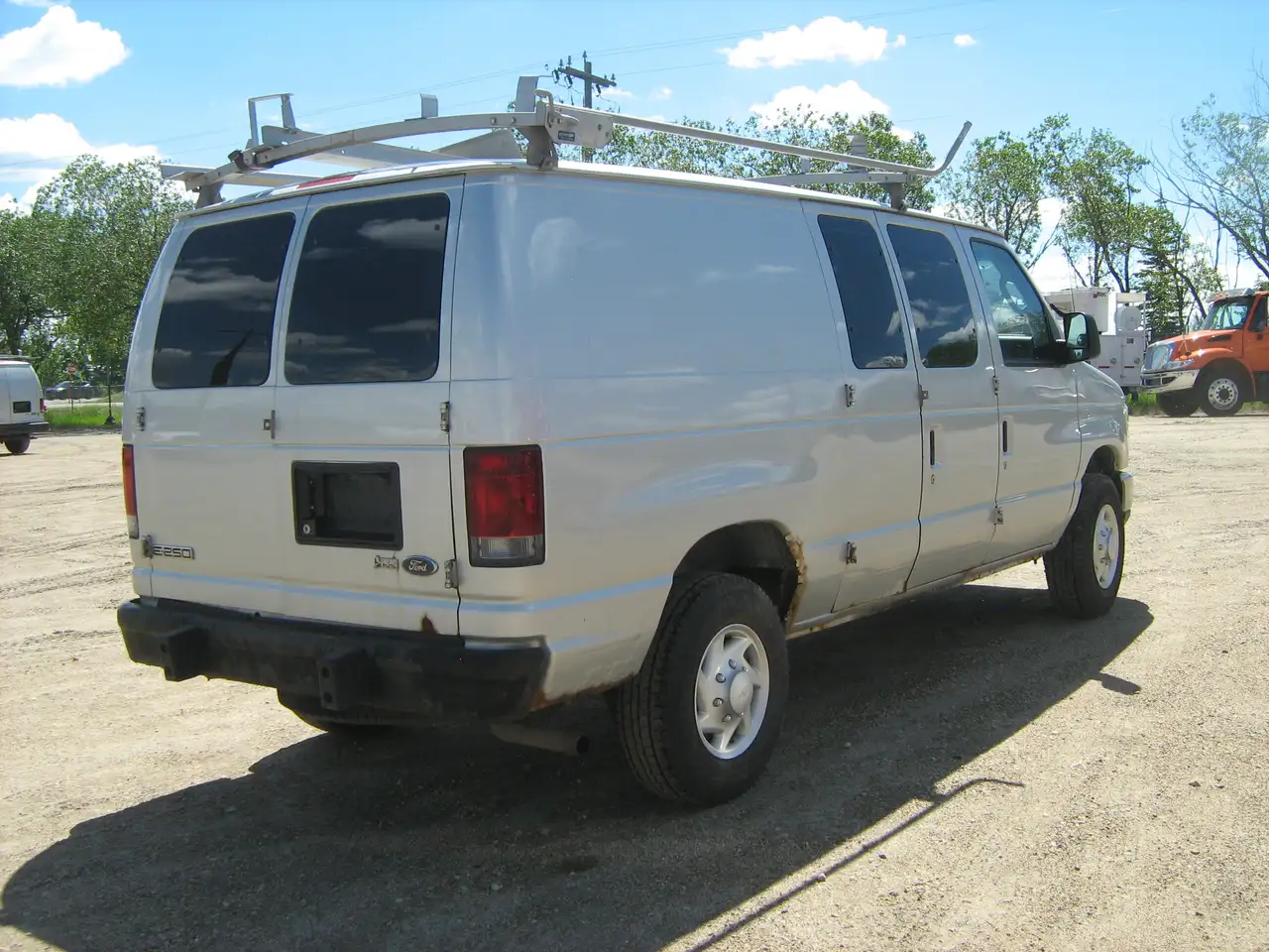 Ford Econoline photo Ford Econoline