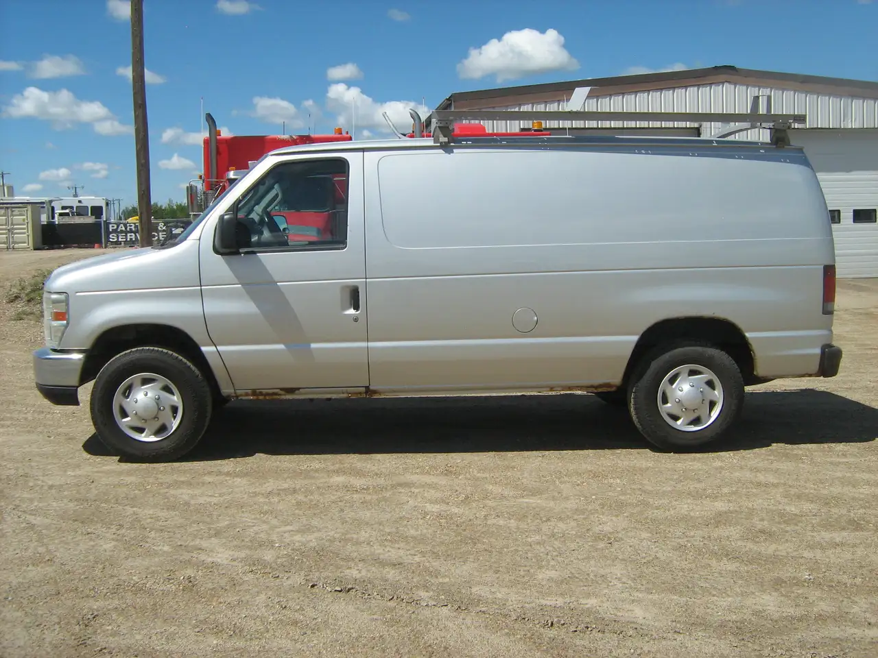 Ford Econoline photo Ford Econoline