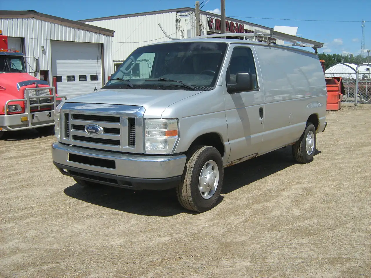 Ford Econoline photo Ford Econoline