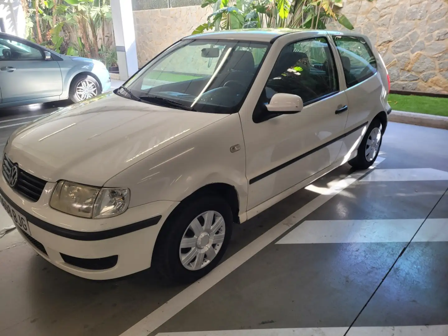 Volkswagen Polo 1.0 Conceptline Blanc - 1