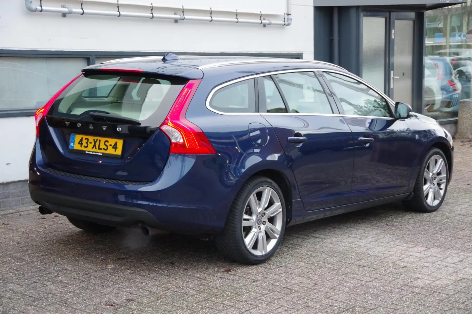 Volvo V60 1.6 T3 Ocean Race Blauw - 2