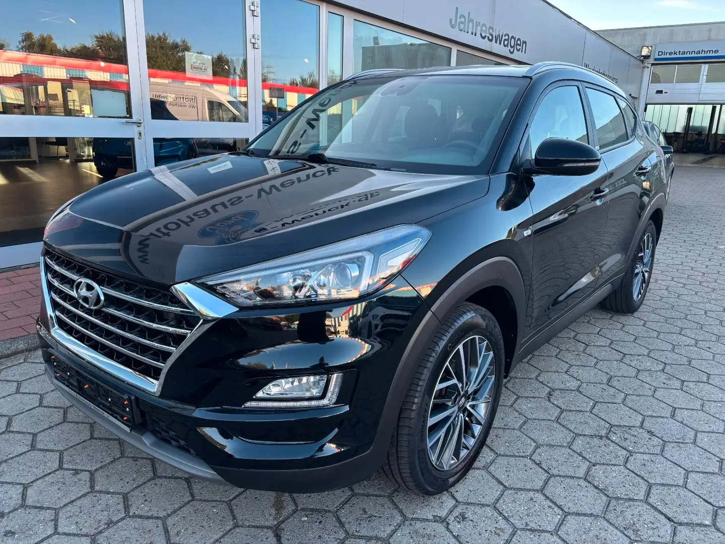 Hyundai TUCSON Mild-Hybrid*1.HAND*NAVI*ATM 1000 KM* Schwarz - 2