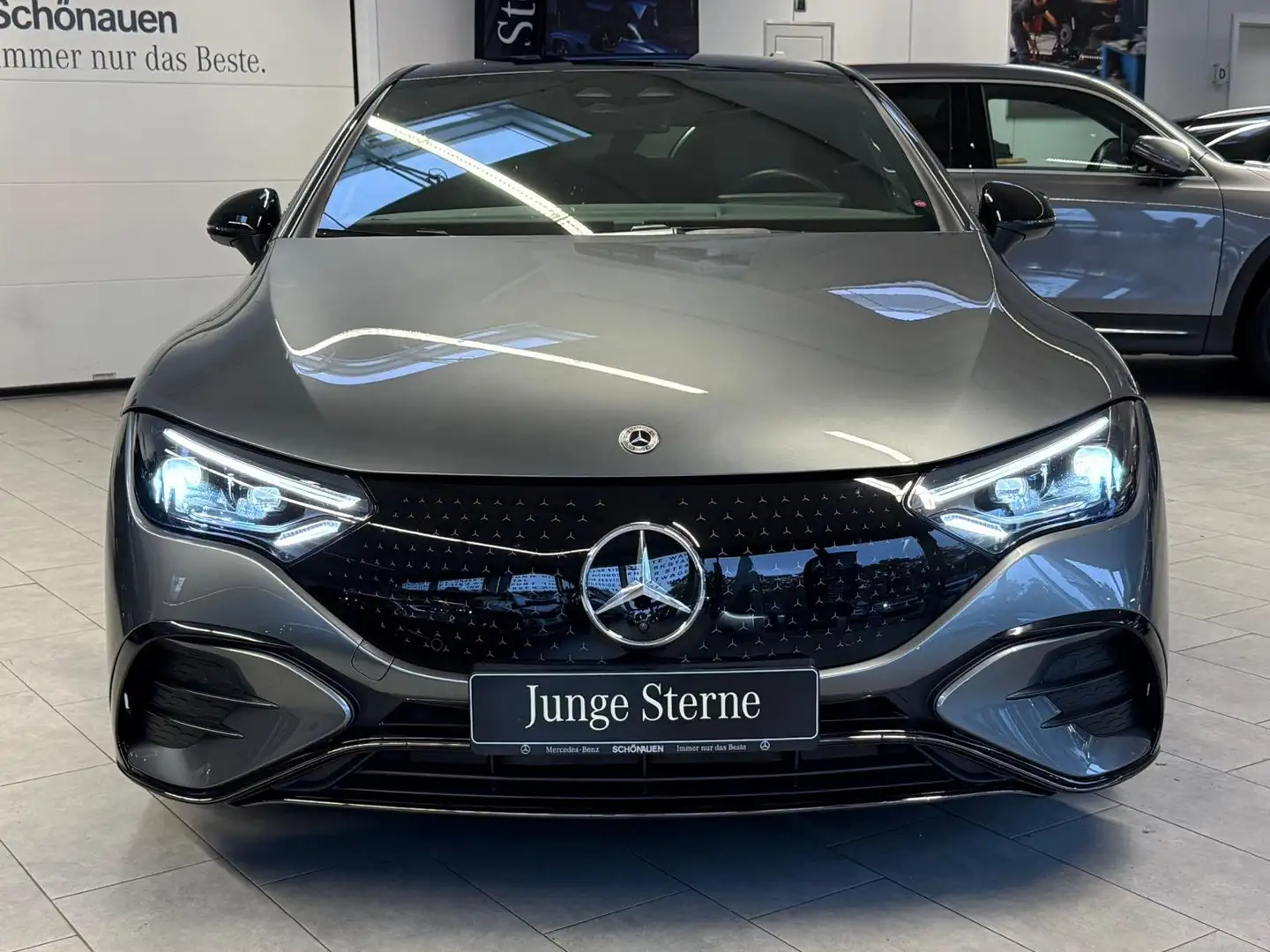Mercedes-Benz EQE 300 AMG PANORAMA+BURMESTER+HUD+MULTIKONTUR Grau - 2