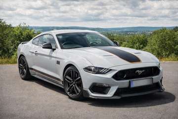 Fastback V8 5.0 460ch BVA10 MACH 1