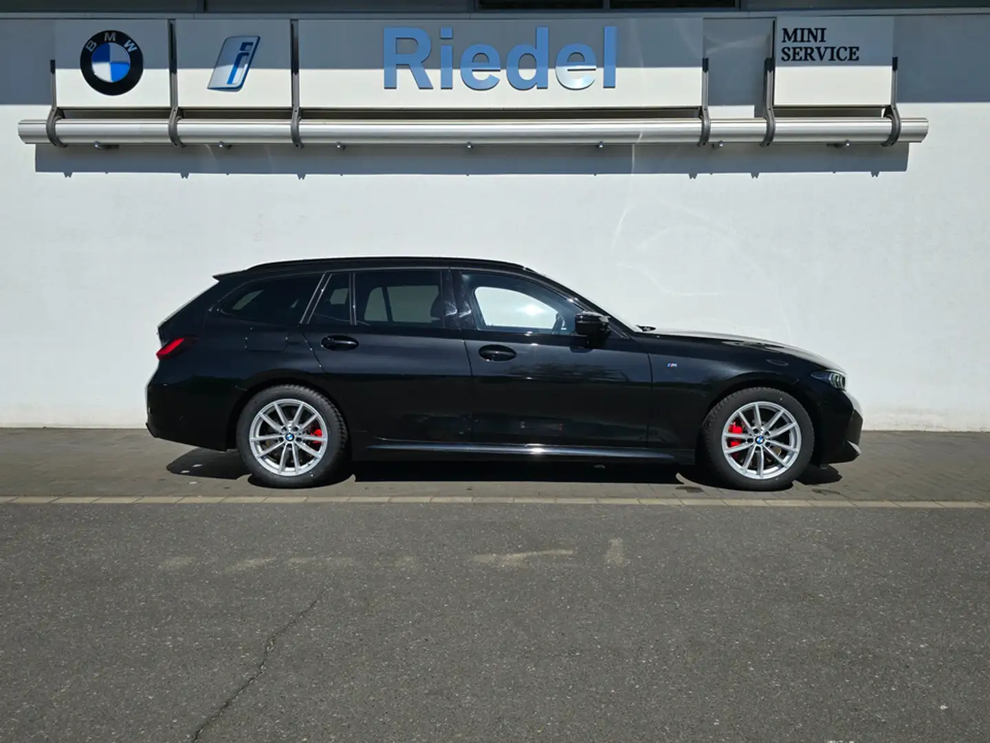 BMW 340 M340i xDrive Touring DAPro*Head-Up*adapLED*Alarm Schwarz - 2