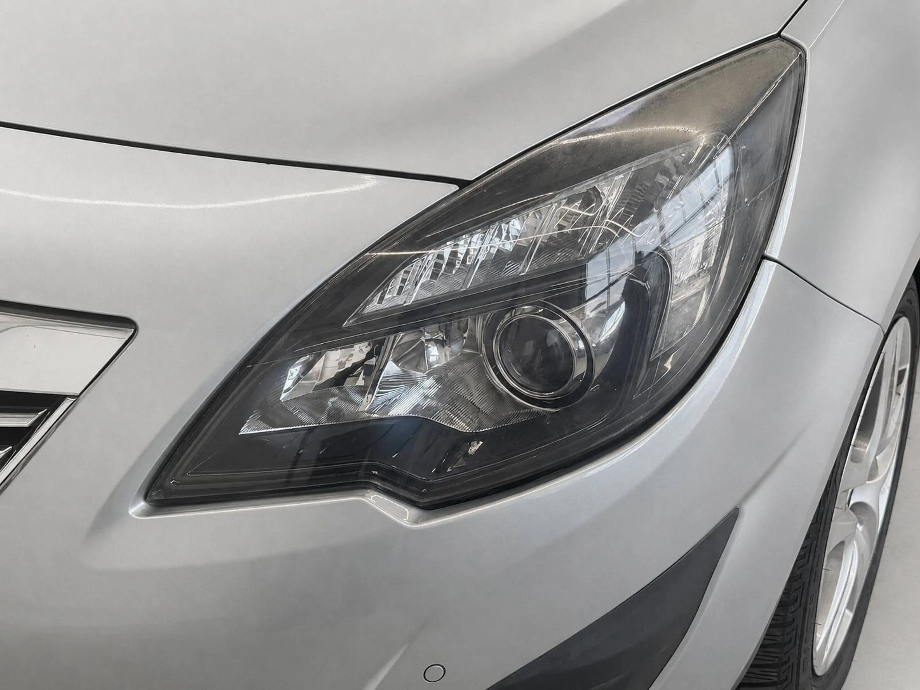 Opel Meriva Innovation Automatik Klimaautomatik PDC v+h Tempomat 4x elektr. Fenster SHZ Beheizbares Lenkrad — photo 2