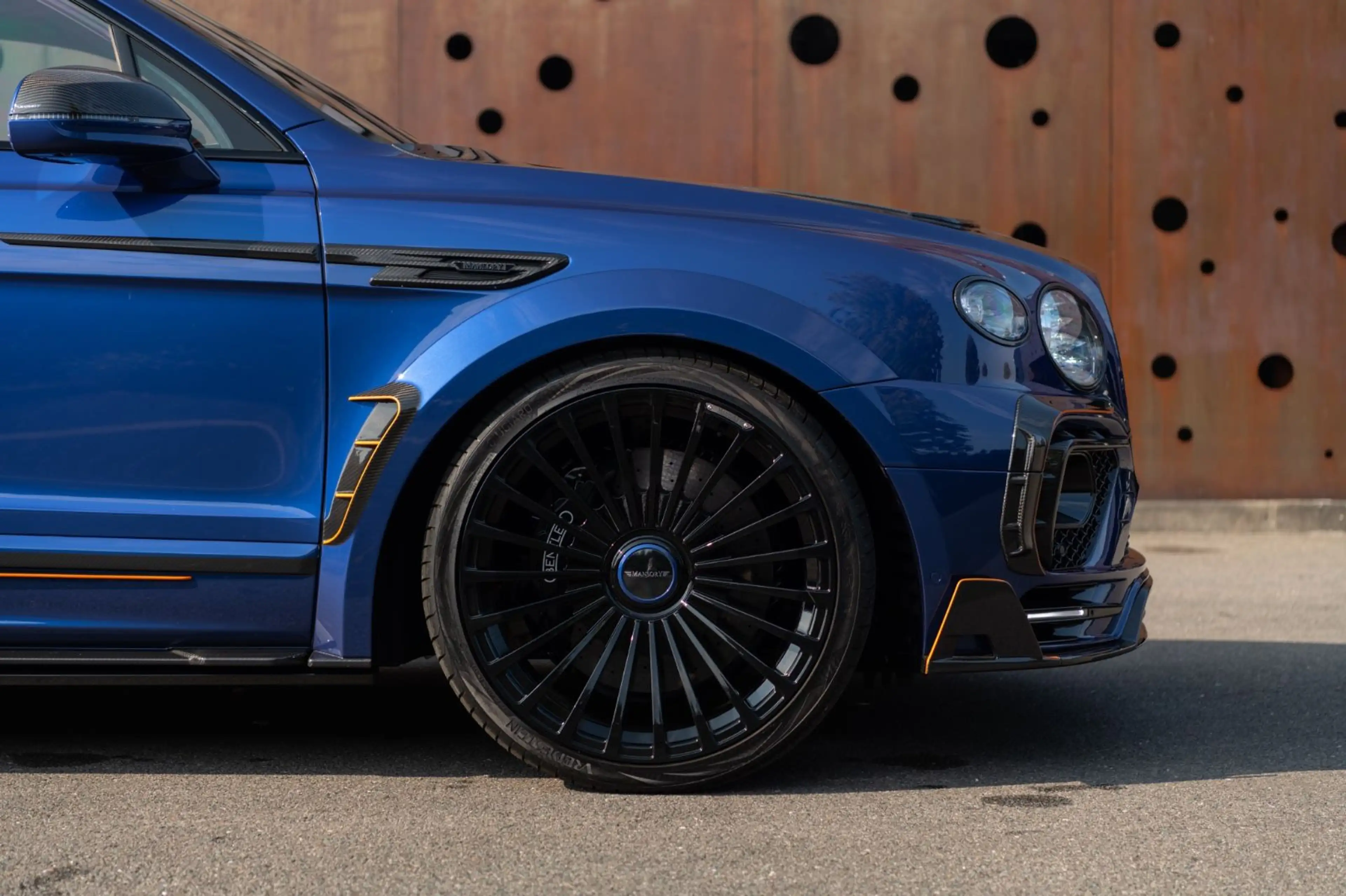 Bentley Bentayga V8 MANSORY * CARBON*CERAMIC BRAKES* — photo 9