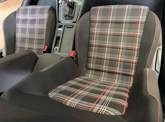 Volkswagen Golf view 14