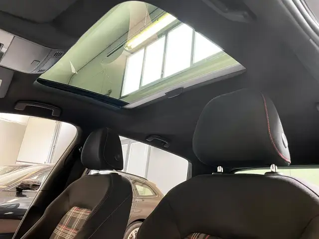 Volkswagen Golf view 11