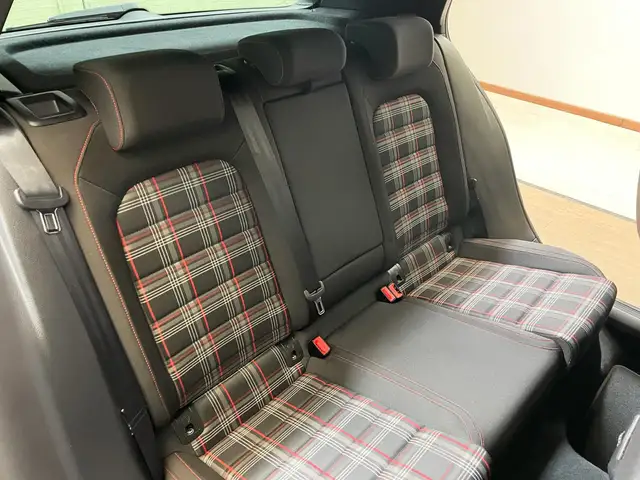 Volkswagen Golf view 16