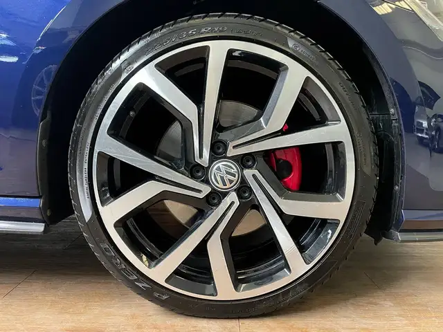 Volkswagen Golf view 19