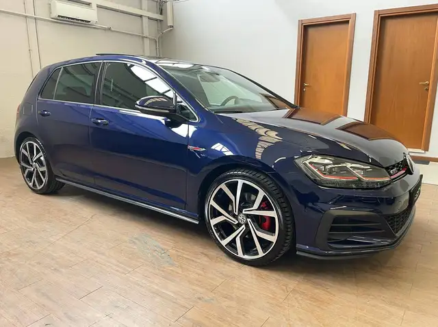 Volkswagen Golf view 6