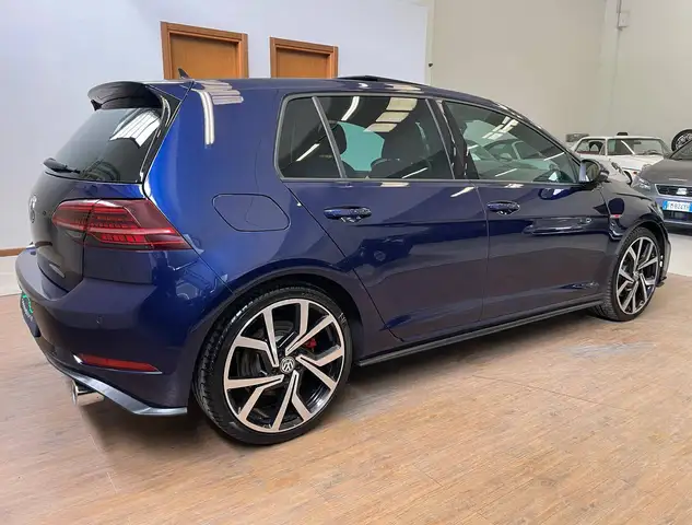 Volkswagen Golf view 5