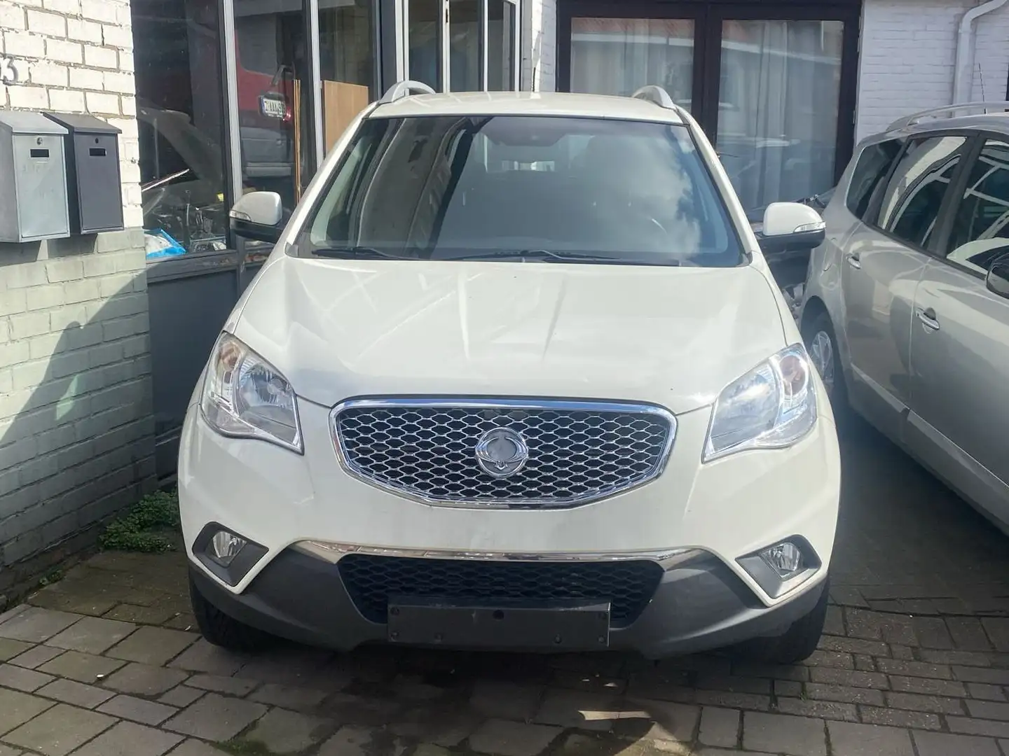 SsangYong Korando Wit - 2