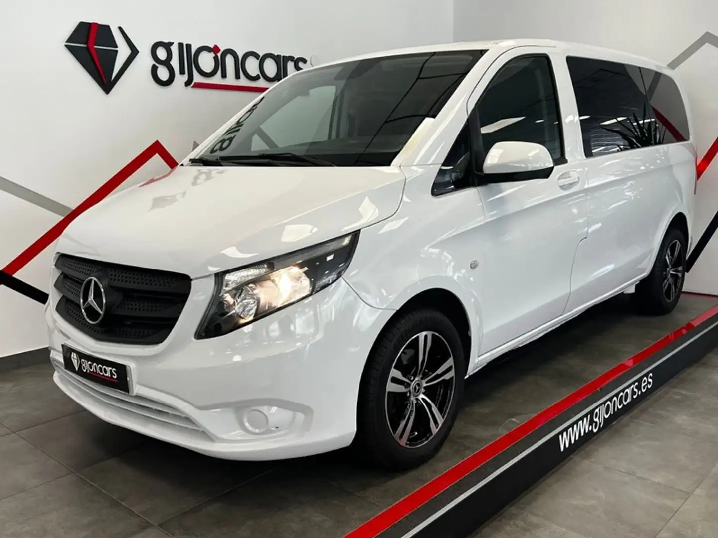 Mercedes-Benz V 200d Compacto Avantgarde Wit - 1