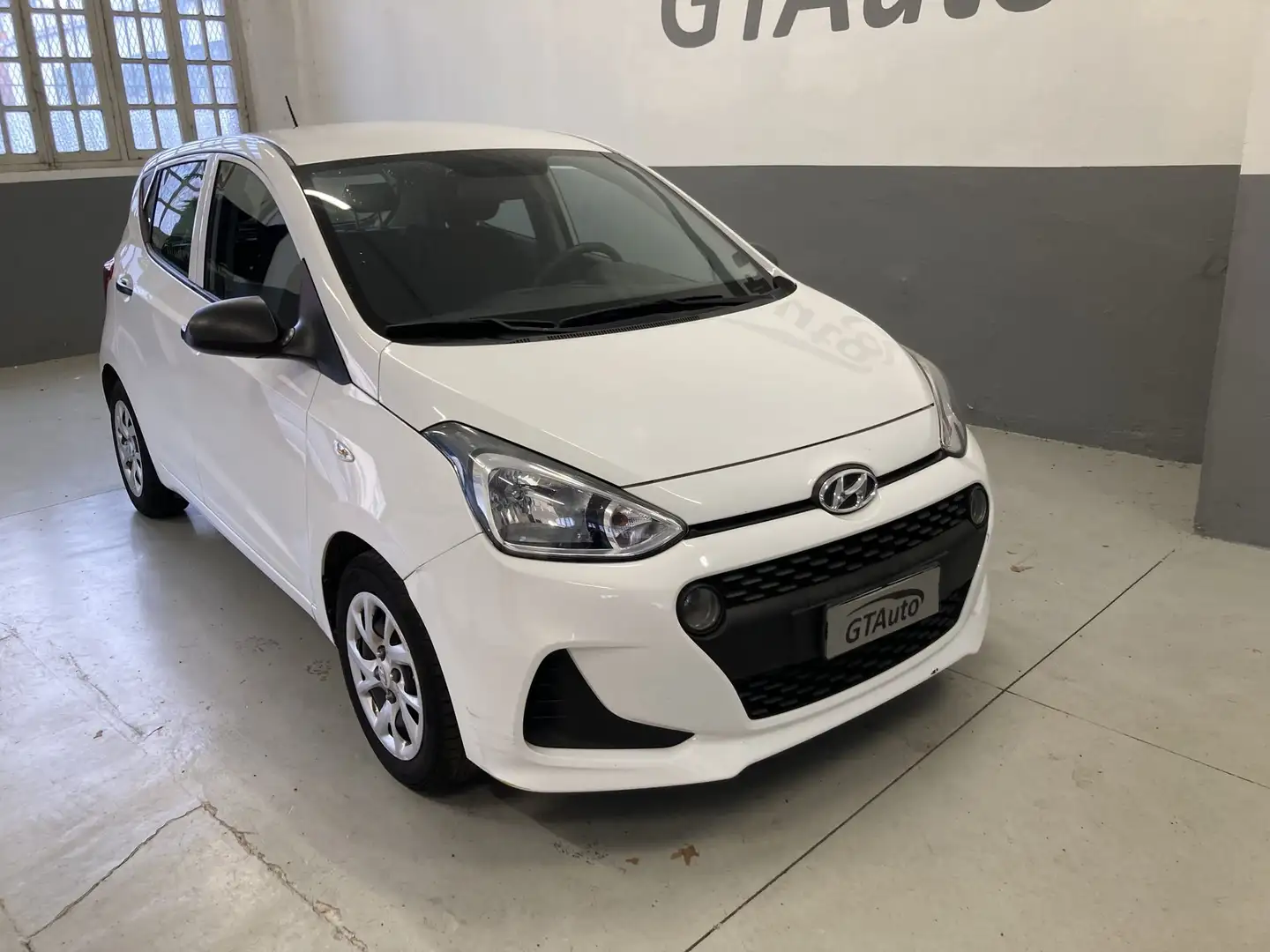 Hyundai i10 1.0 MPI Comfort adatta ai neopatentati Blanc - 2
