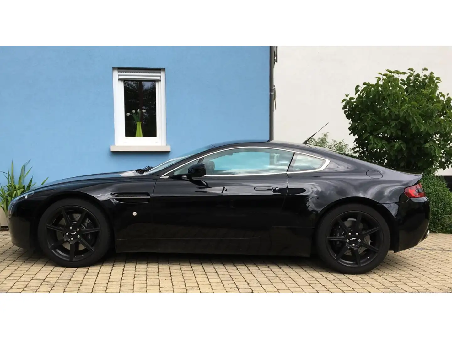 Aston Martin V8 Vantage 4.3 Sportshift Černá - 2