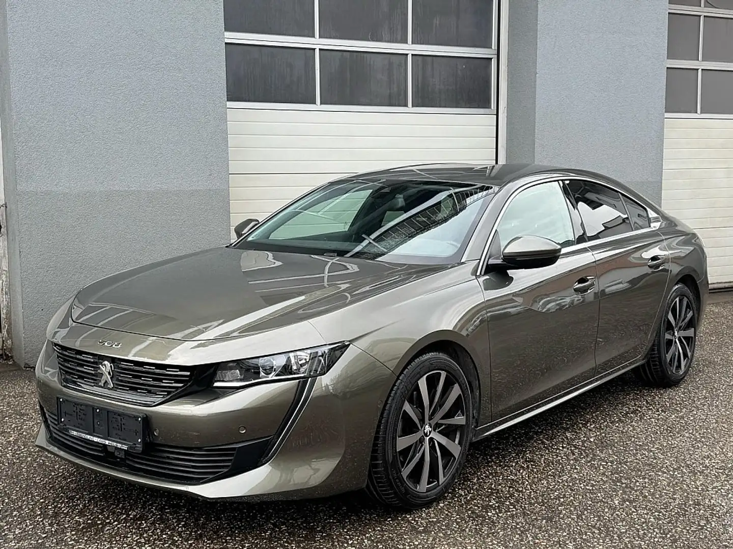 Peugeot 508 1,5 BlueHDi 130 Allure EAT8 Aut. Gris - 2