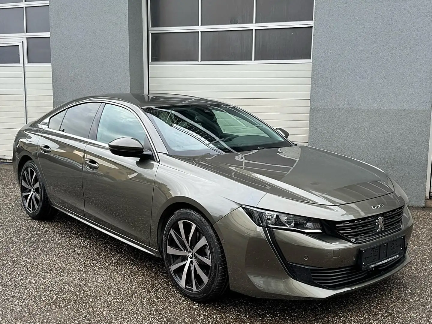 Peugeot 508 1,5 BlueHDi 130 Allure EAT8 Aut. Gris - 1