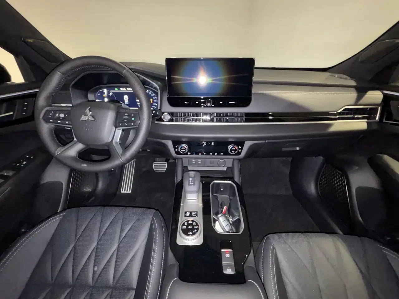 Mitsubishi Outlander 2026 — фото 15