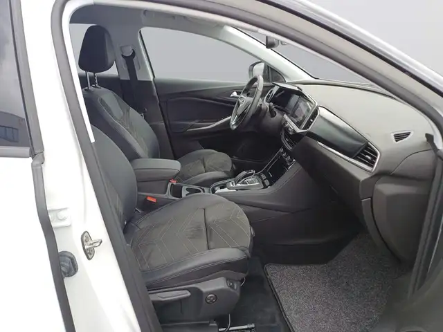 Opel Grandland X view 11