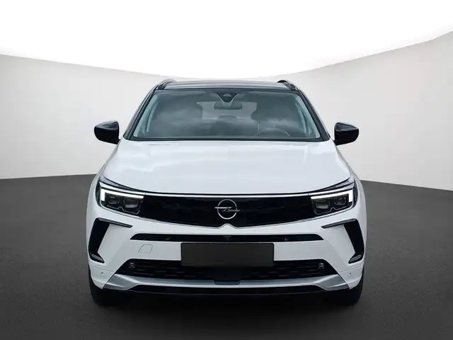 Opel Grandland X view 2