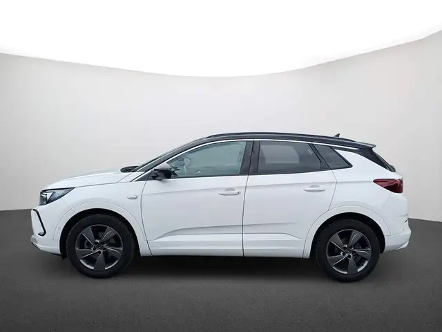 Opel Grandland X view 4