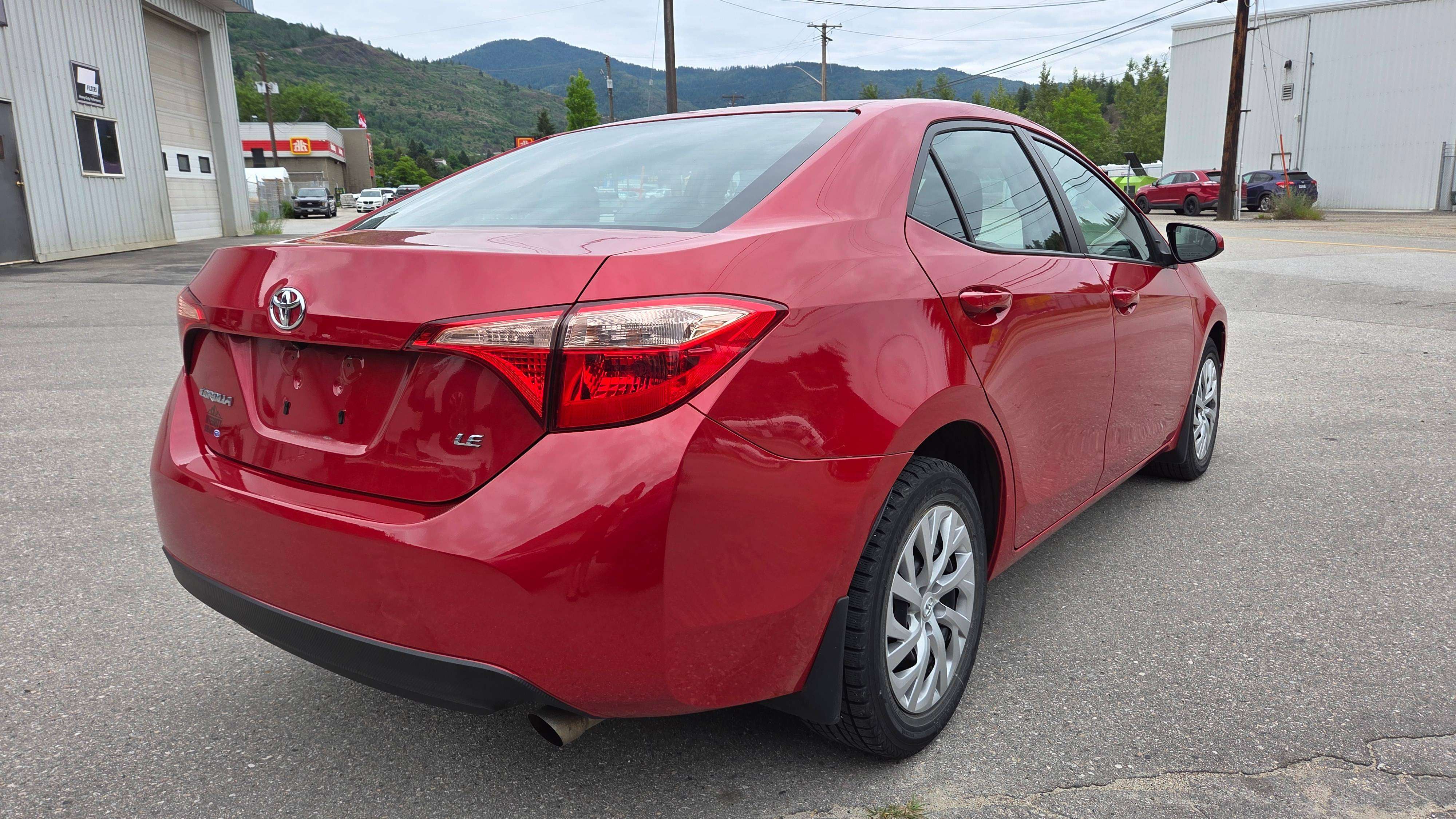 2017 Toyota Corolla LE — снимка 1