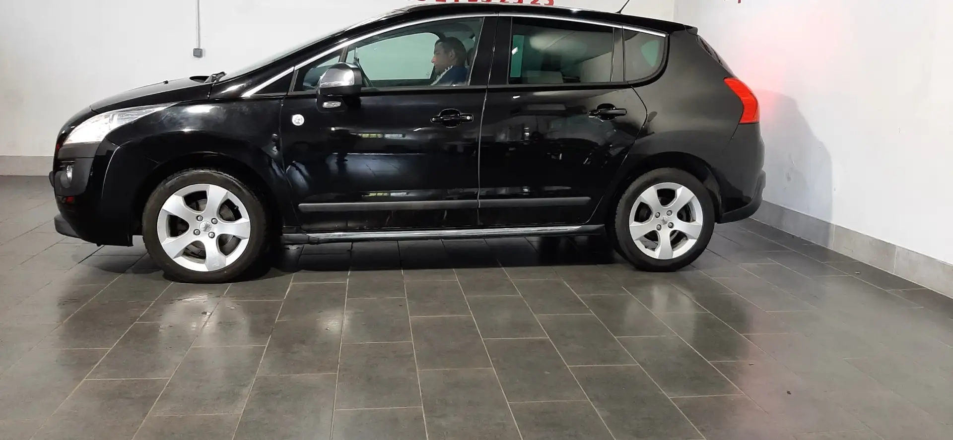 Peugeot 3008 1.6 HDi 115ch FAP Roland Garros - 2