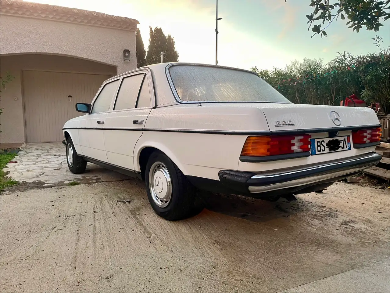 Mercedes-Benz 230, foto 3