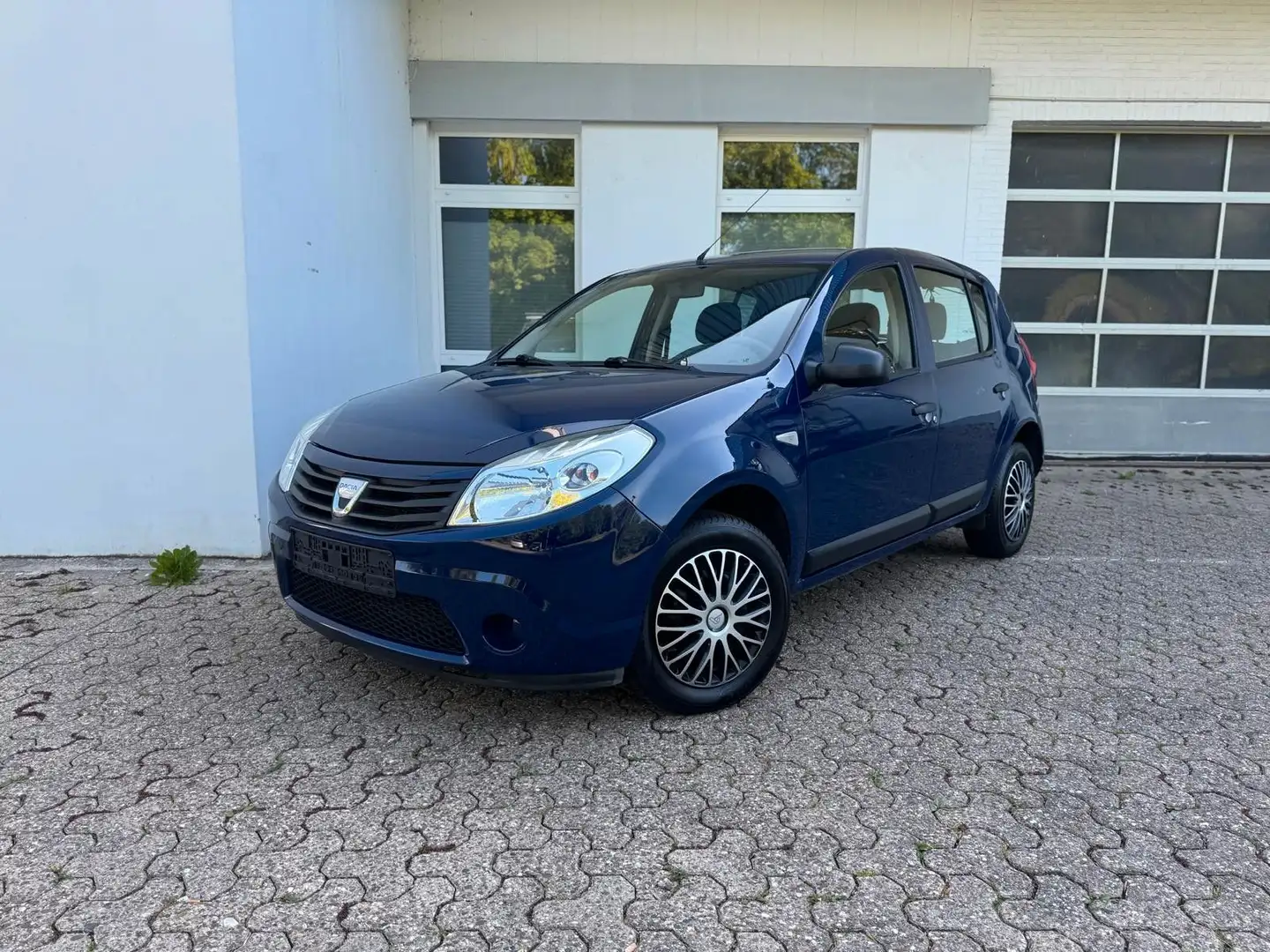 Dacia Sandero 1.2 Eco Klima AHK USB Allwetterreifen Blau - 1