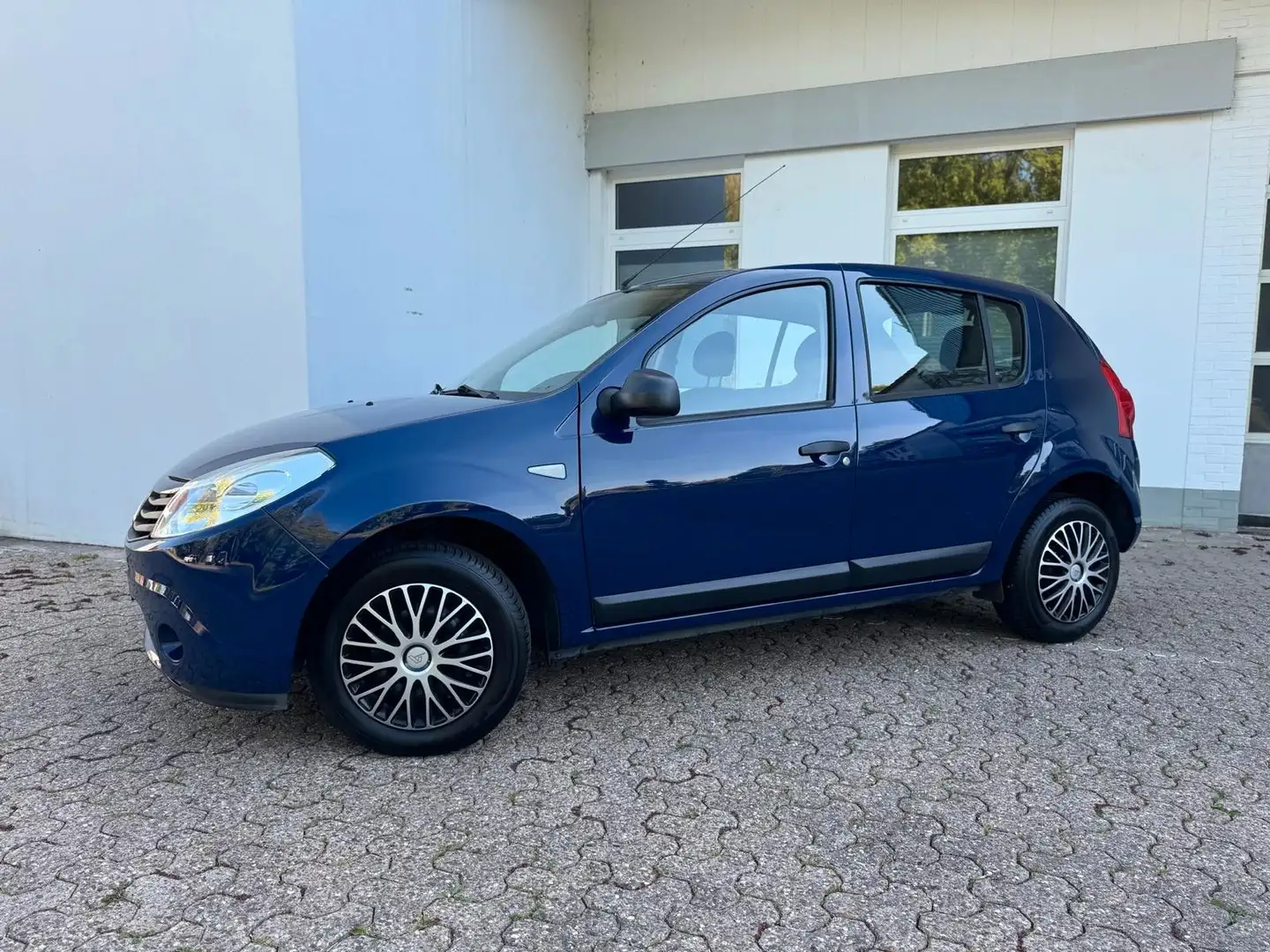 Dacia Sandero 1.2 Eco Klima AHK USB Allwetterreifen Blau - 2