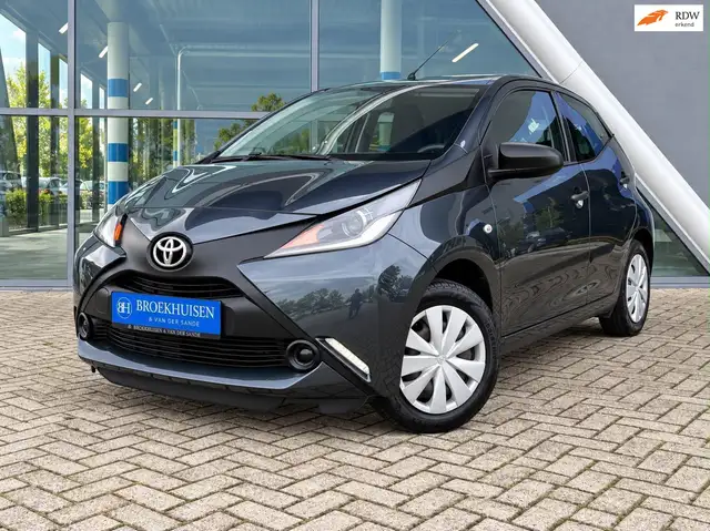 Toyota Aygo 1.0 VVT-i x-now Airco / Start Stop