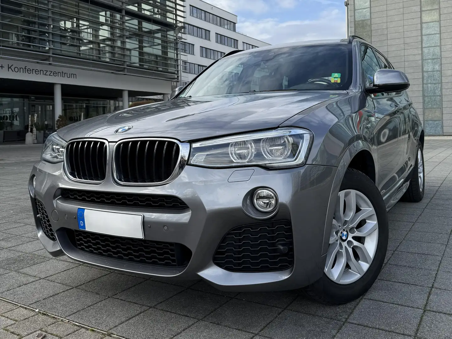 BMW X3 BMW X3 xDrive20d M SPORT Aut. Grau - 1