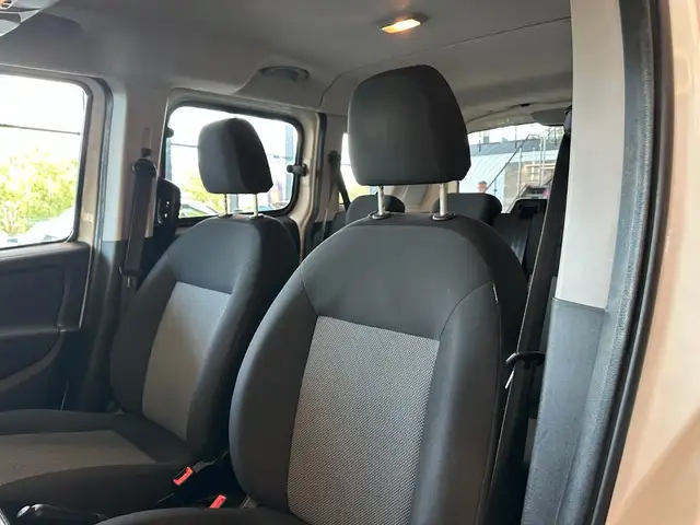 Fiat Doblo view 9