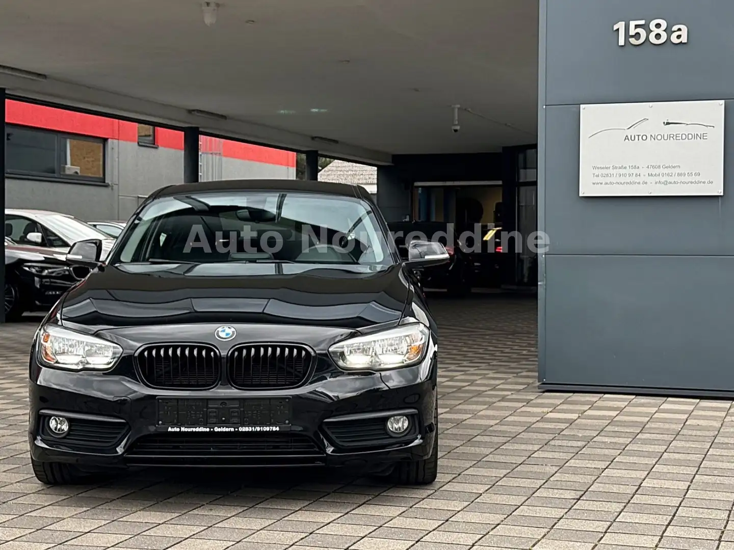 BMW 118 i 5-Türer *Facelift*Klima*Sitzheizung*PDC*19" Noir - 2