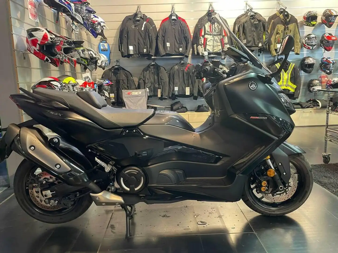 Yamaha TMAX 560 Tech Max Abs my22 - 1