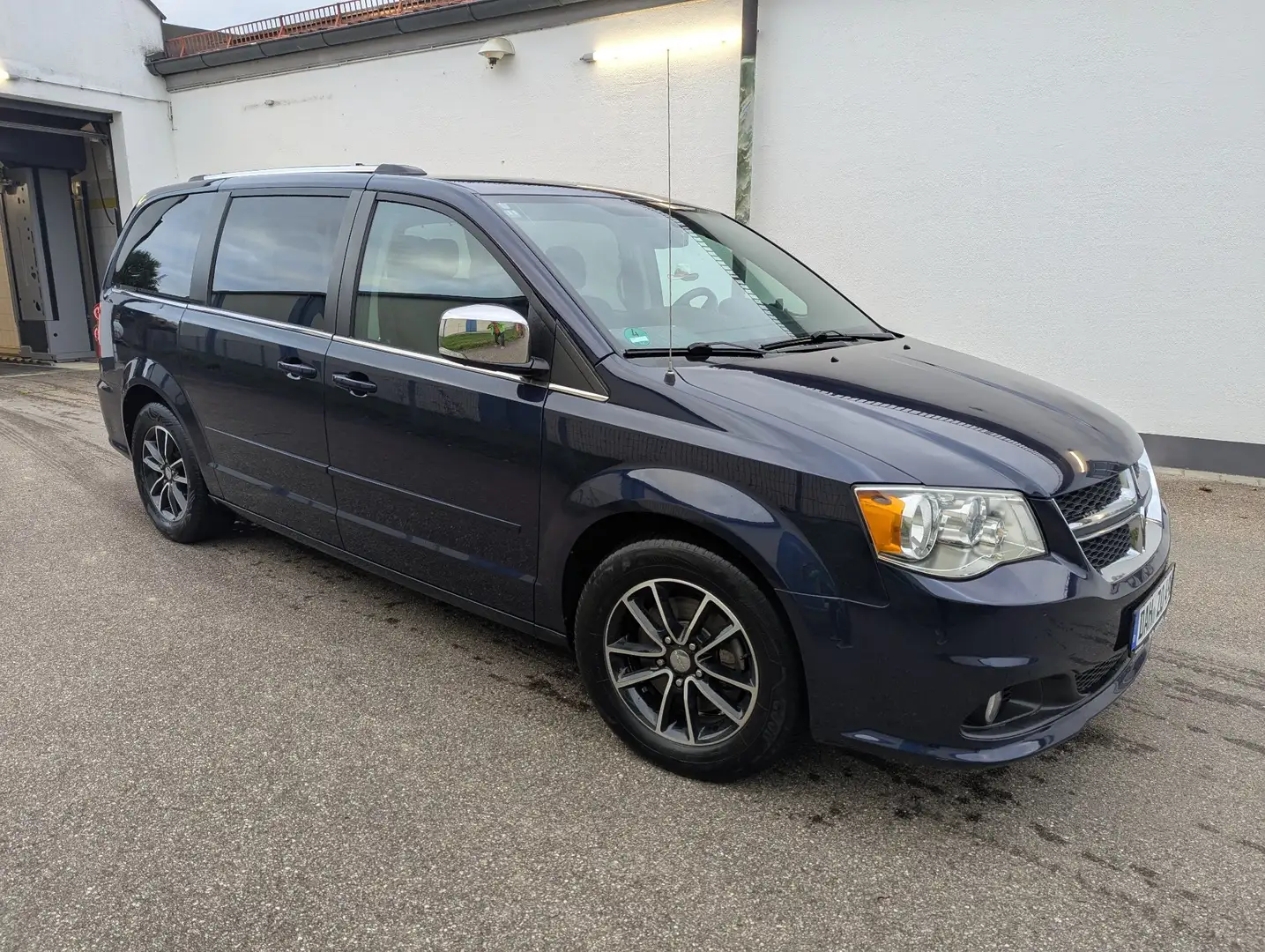 Dodge Grand Caravan sxt Blau - 1