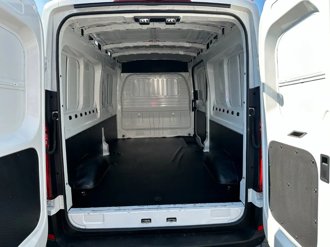 Maxus eDeliver 9 2023