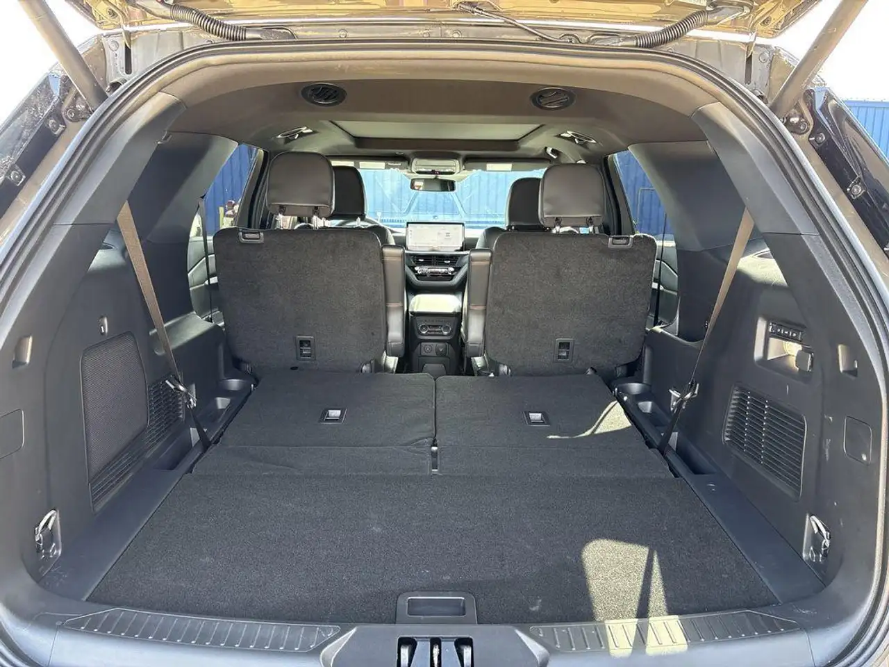 Ford Explorer снимка Ford Explorer