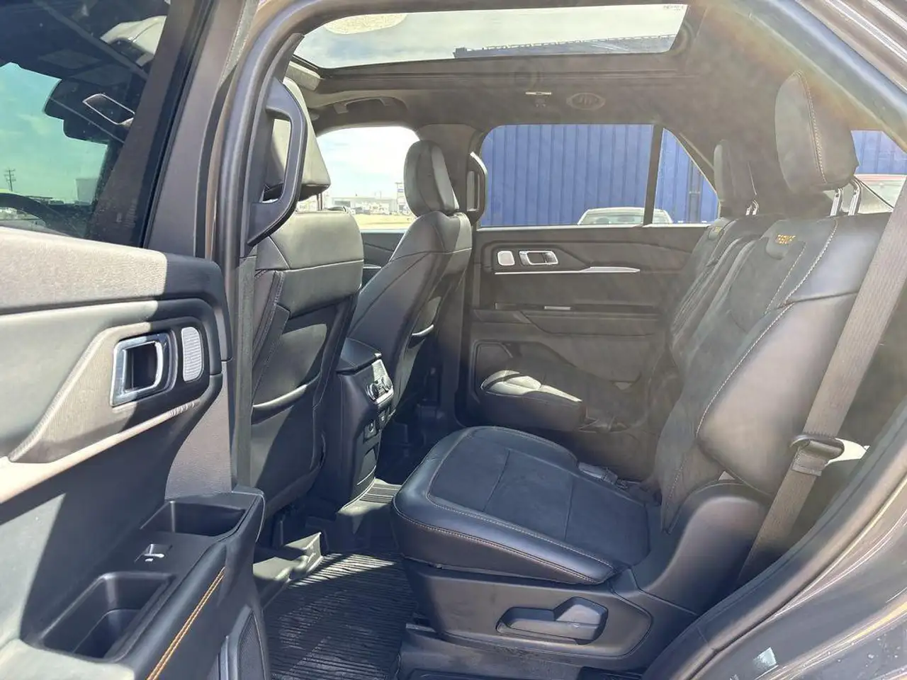 Ford Explorer снимка Ford Explorer